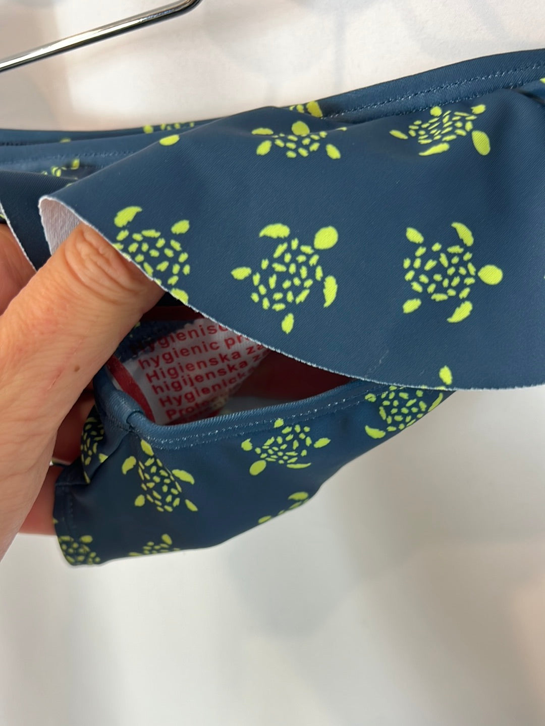 BOSSA BY AMARTI. Braguita baño azul tortugas T.2 años