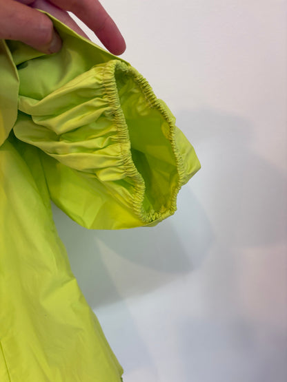 PEDRO DEL HIERRO. Top verde volante. T M