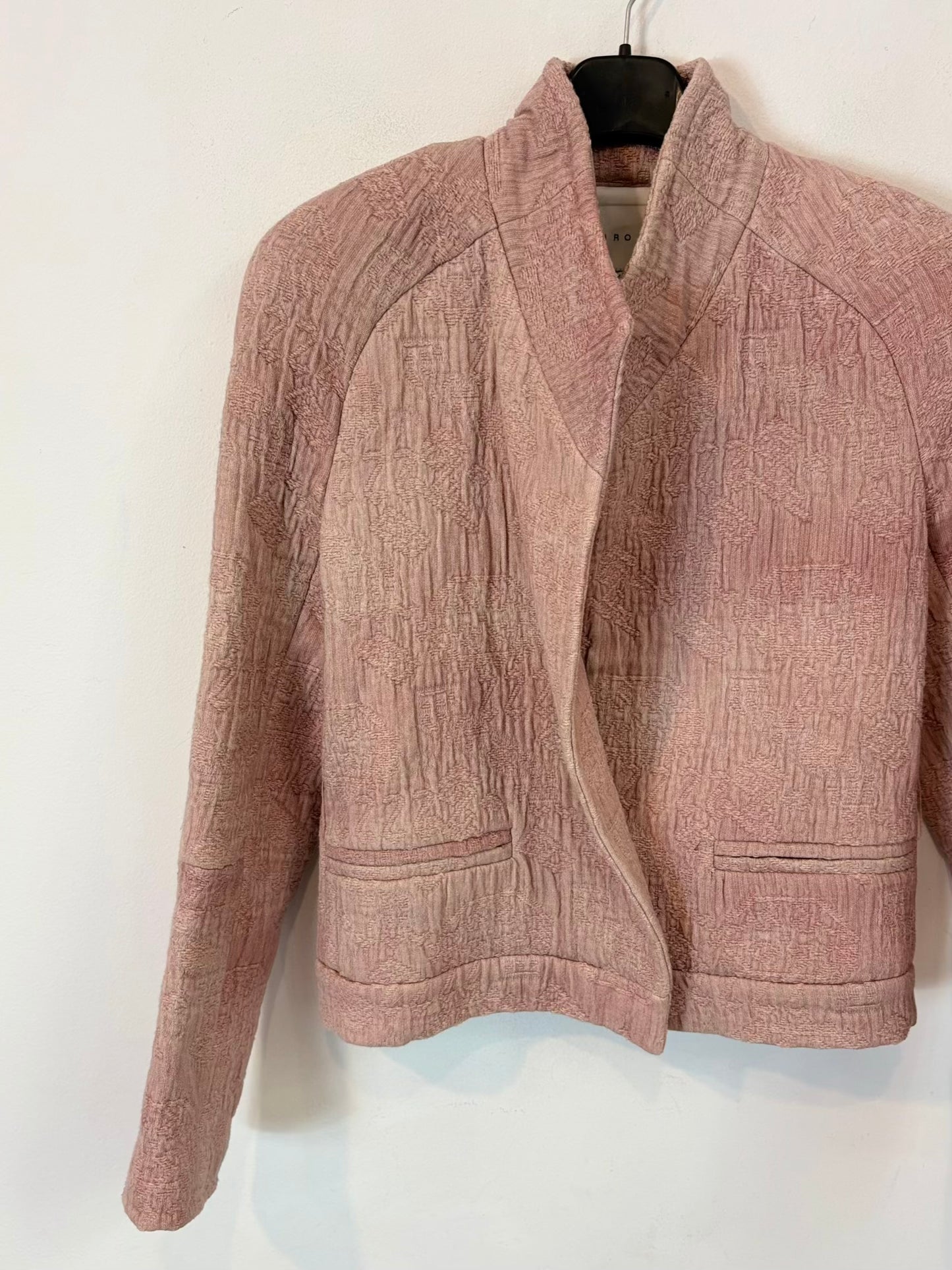 IRO. Chaqueta rosa textura bordados