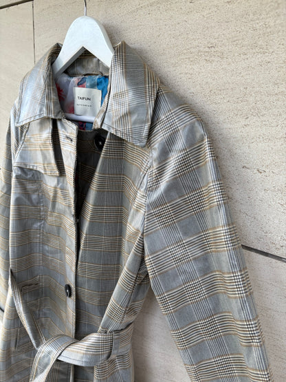 TAIFUN. Gabardina cuadros