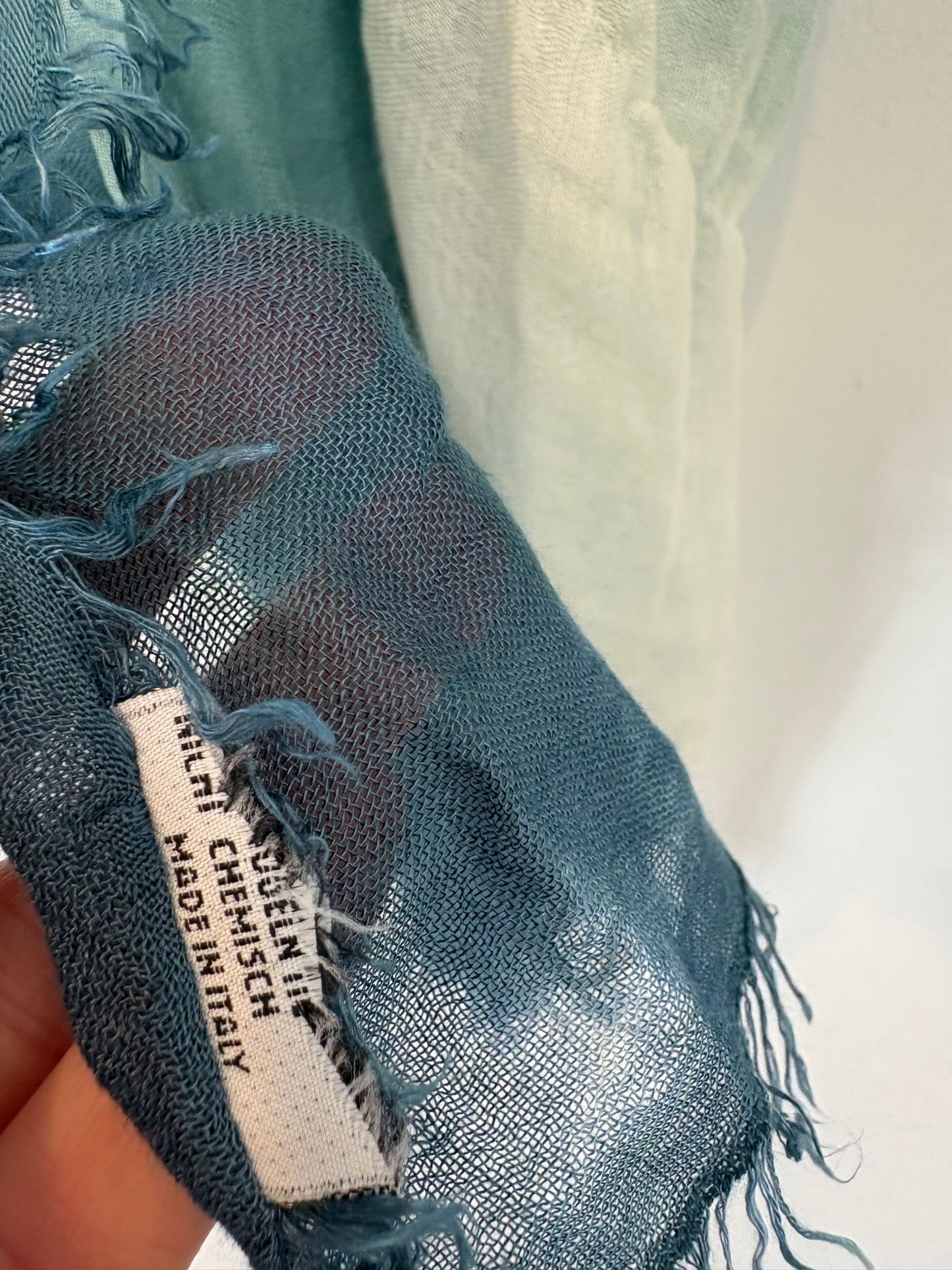 MAJE. Pañuelo  tonos azules