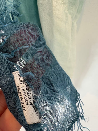 MAJE. Pañuelo  tonos azules