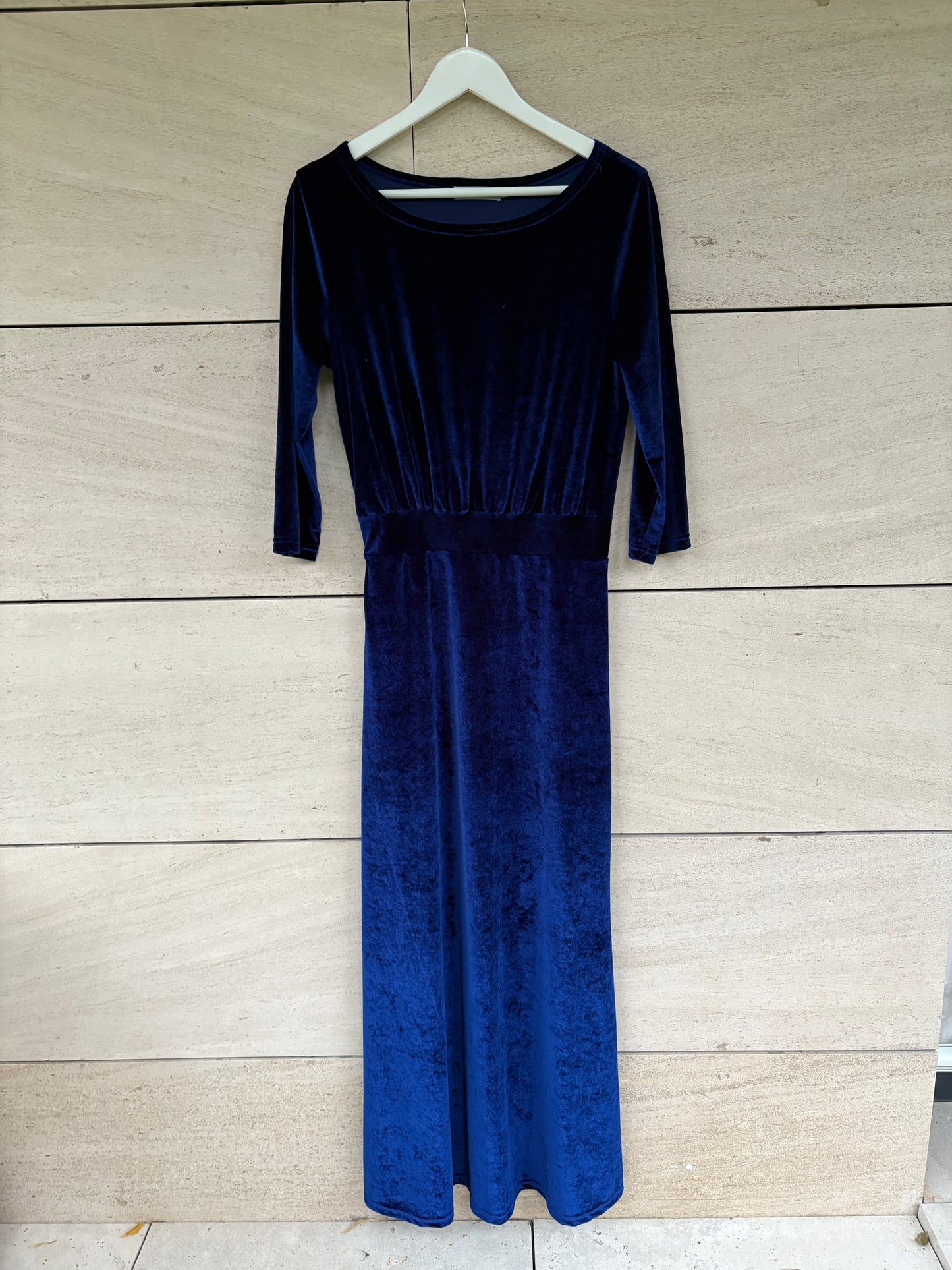 OTRAS. Vestido largo terciopelo azul