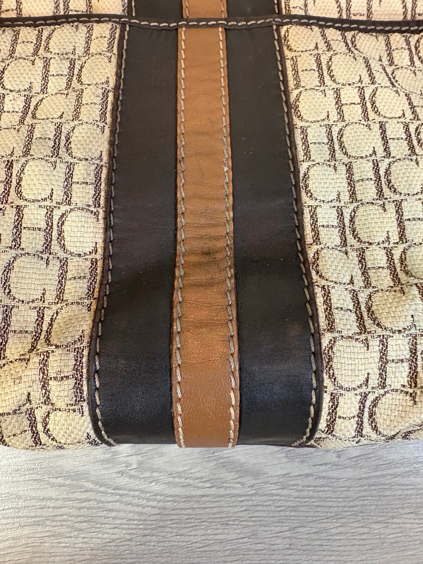 CAROLINA HERRERA. Bolso  asa larga con piel