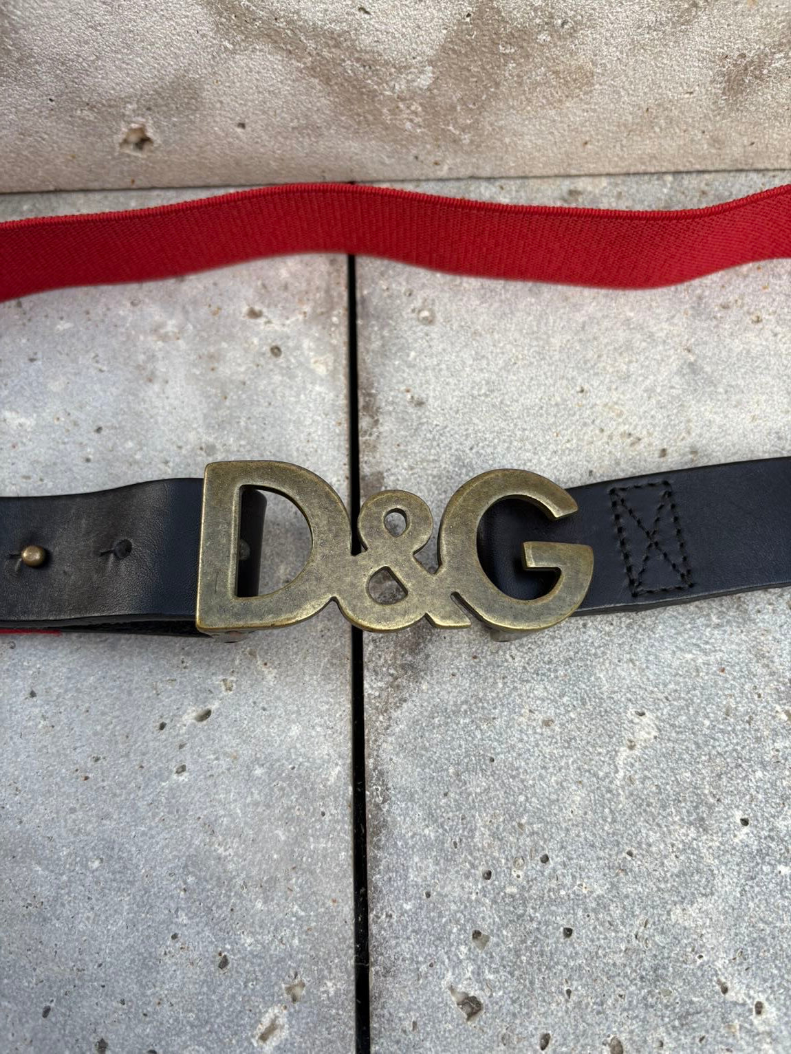 D&G. Cinturón rojo con piel