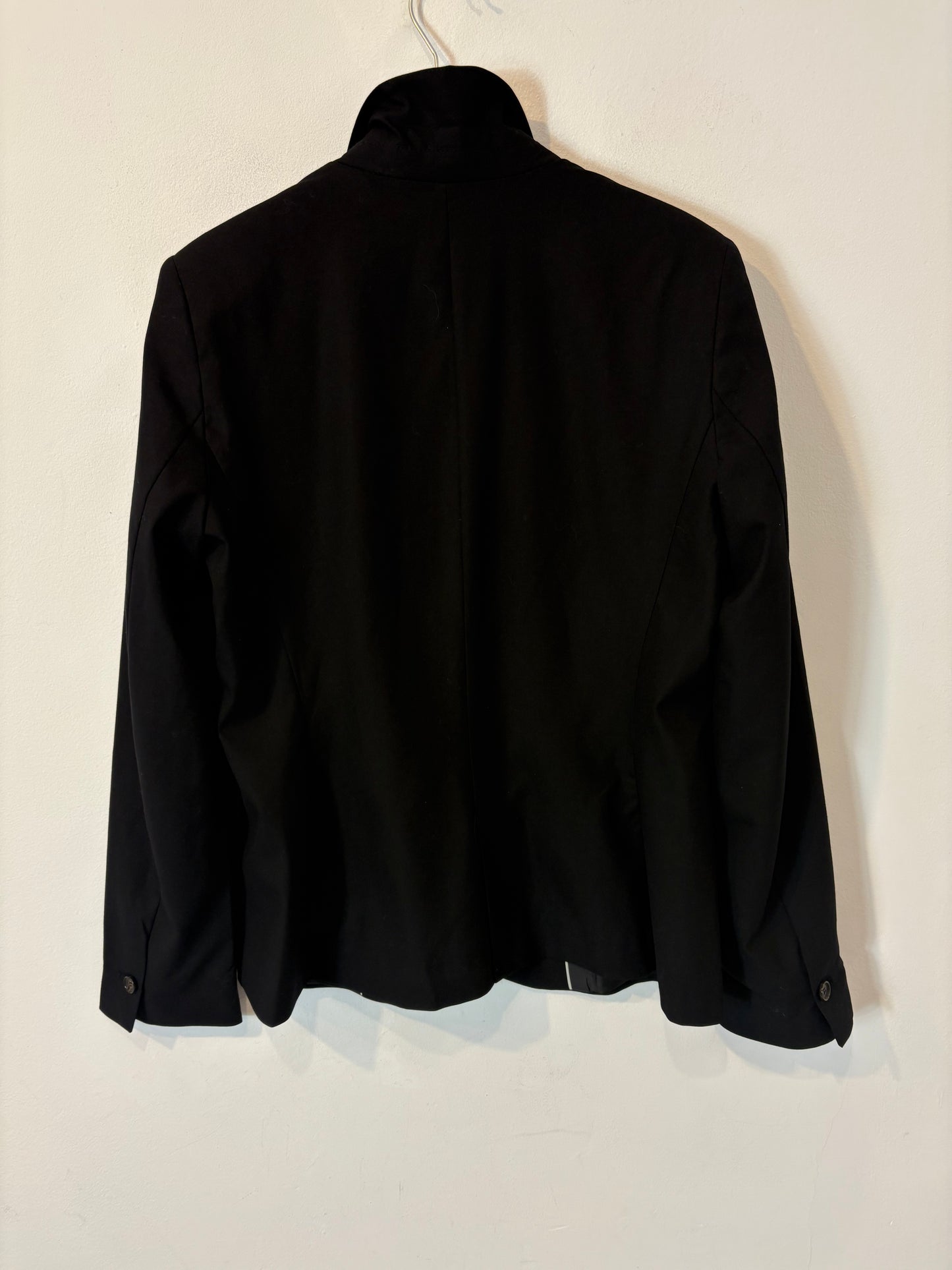 ZARA. Blazer negra fluida