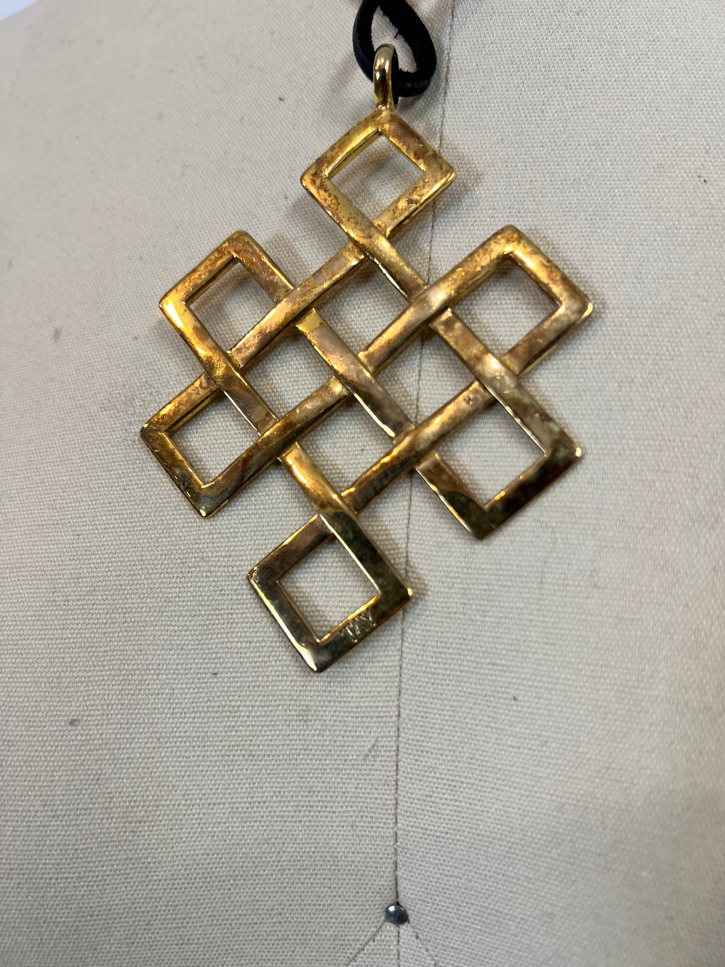 TAY. Colgante pieza cuadros