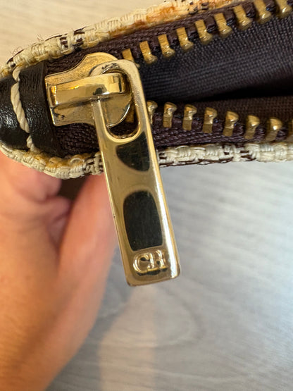 CAROLINA HERRERA. Bolso bandolera anagrama