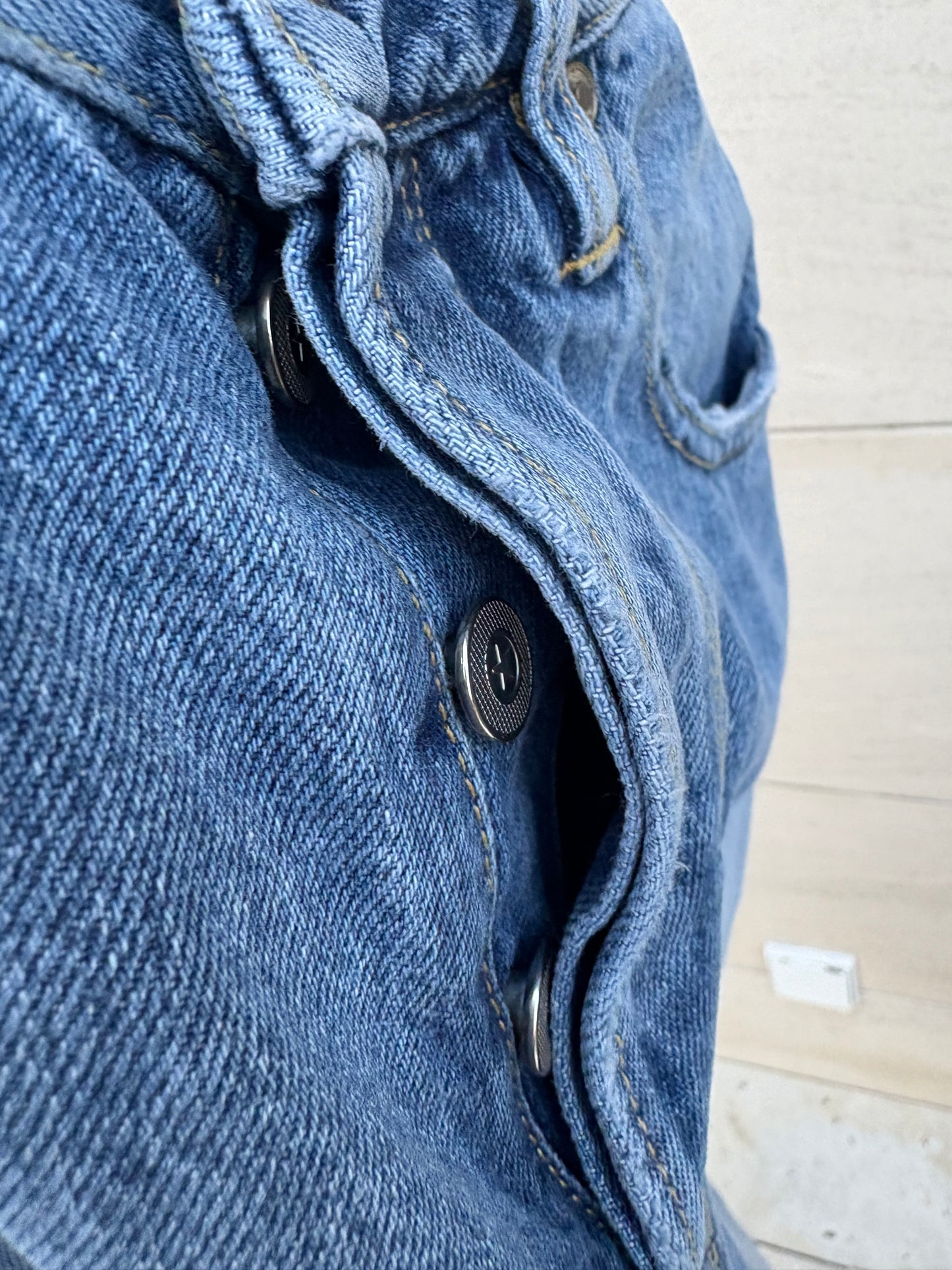 GOLDEN GOOSE. Denim recto abotonado