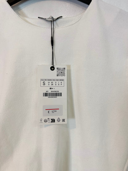 ZARA. White textured Ts top