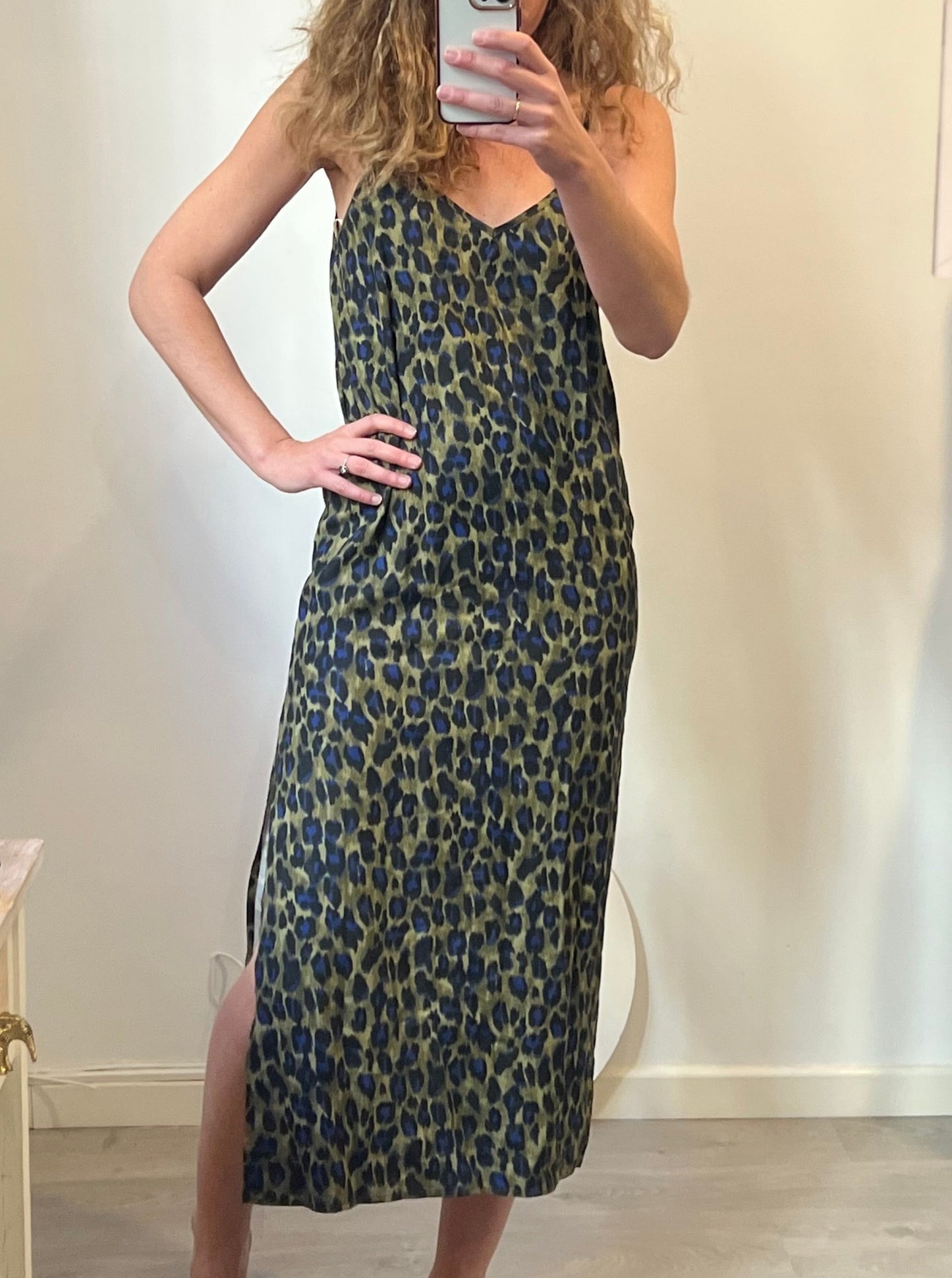 TARANTELA. Vestido midi verde animal print. T S