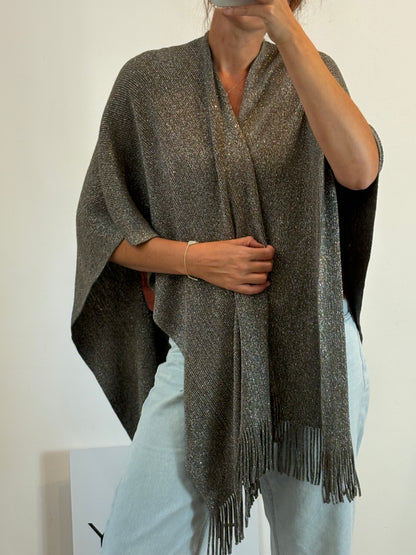 MARKS&SPENCER. Poncho punto gris hilos