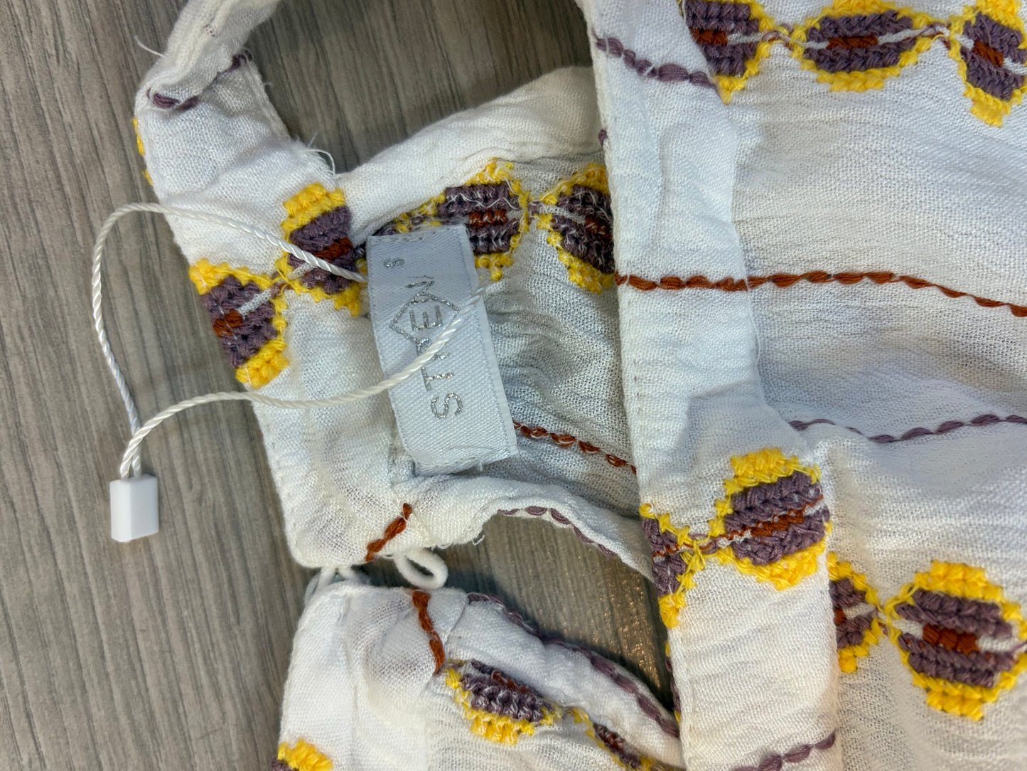 STRENA. Conjunto falta y top bordados
