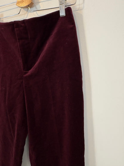 ZARA. Pantalón burdeos terciopelo