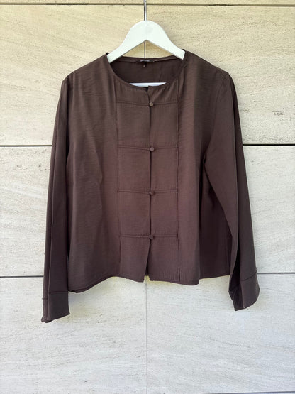 MASSIMO DUTTI. Blusa marrón detalle botones revestidos