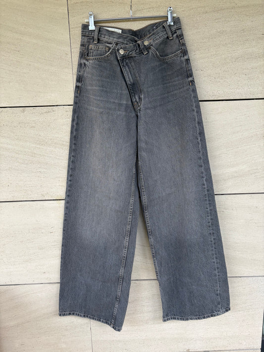 ZARA. Denim gris pata ancha