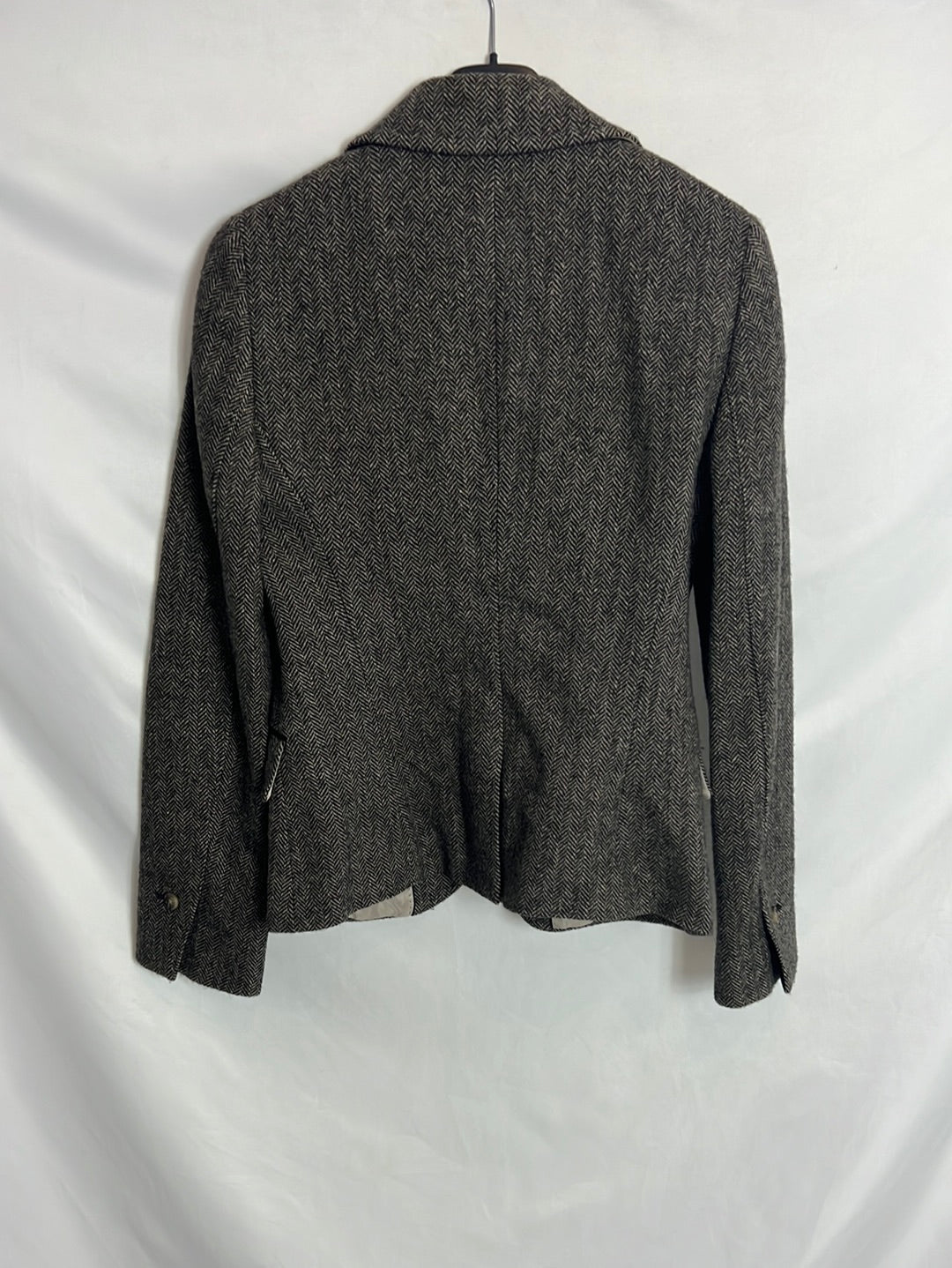 MASSIMO DUTTI. Blazer lana espiga marrón. T 36