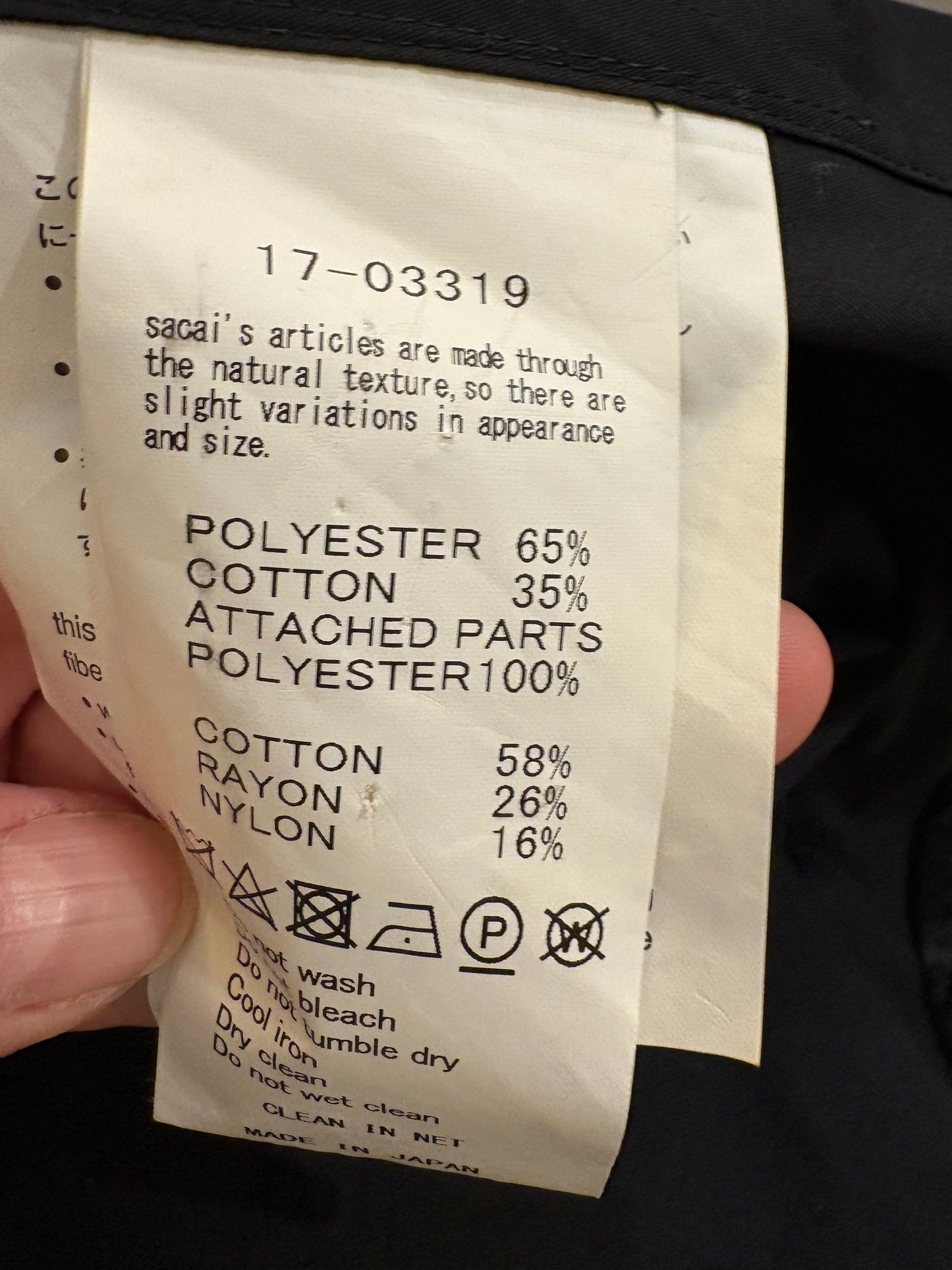 SACAI. Blusa negra detalle encajes. T 1 (S)