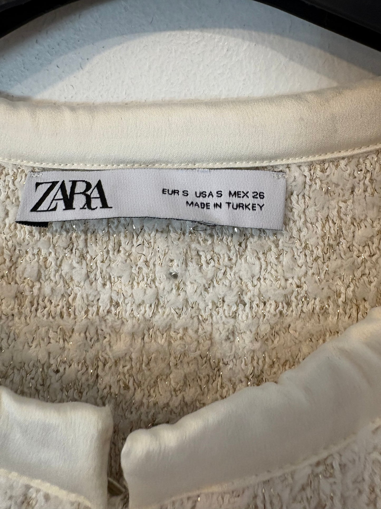 ZARA. Total look tweed perlas