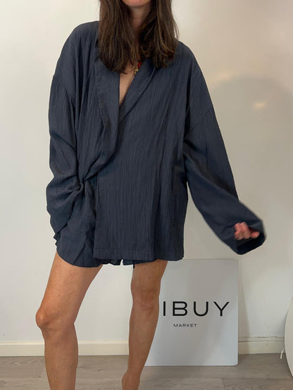 ZARA. Conjunto fluido gris blusa y shorts