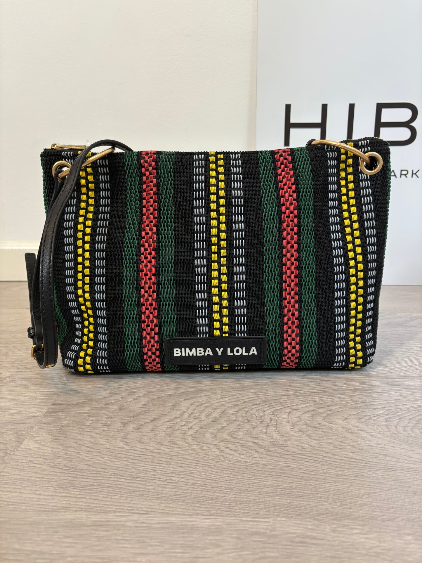 BIMBA Y LOLA. Bolso mediano trenzado colores doble asa