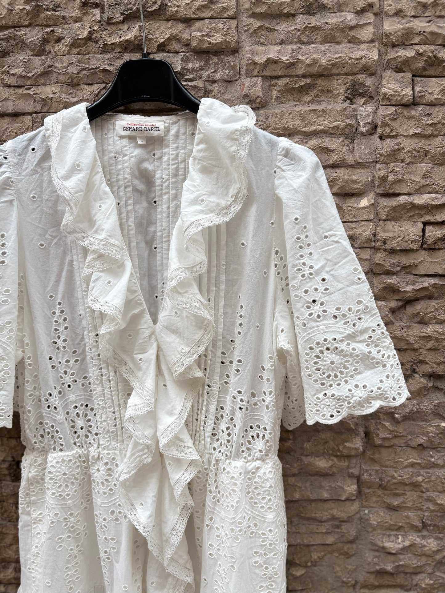 GERARD DAREL STUDIO. Vestido largo blanco troquelado