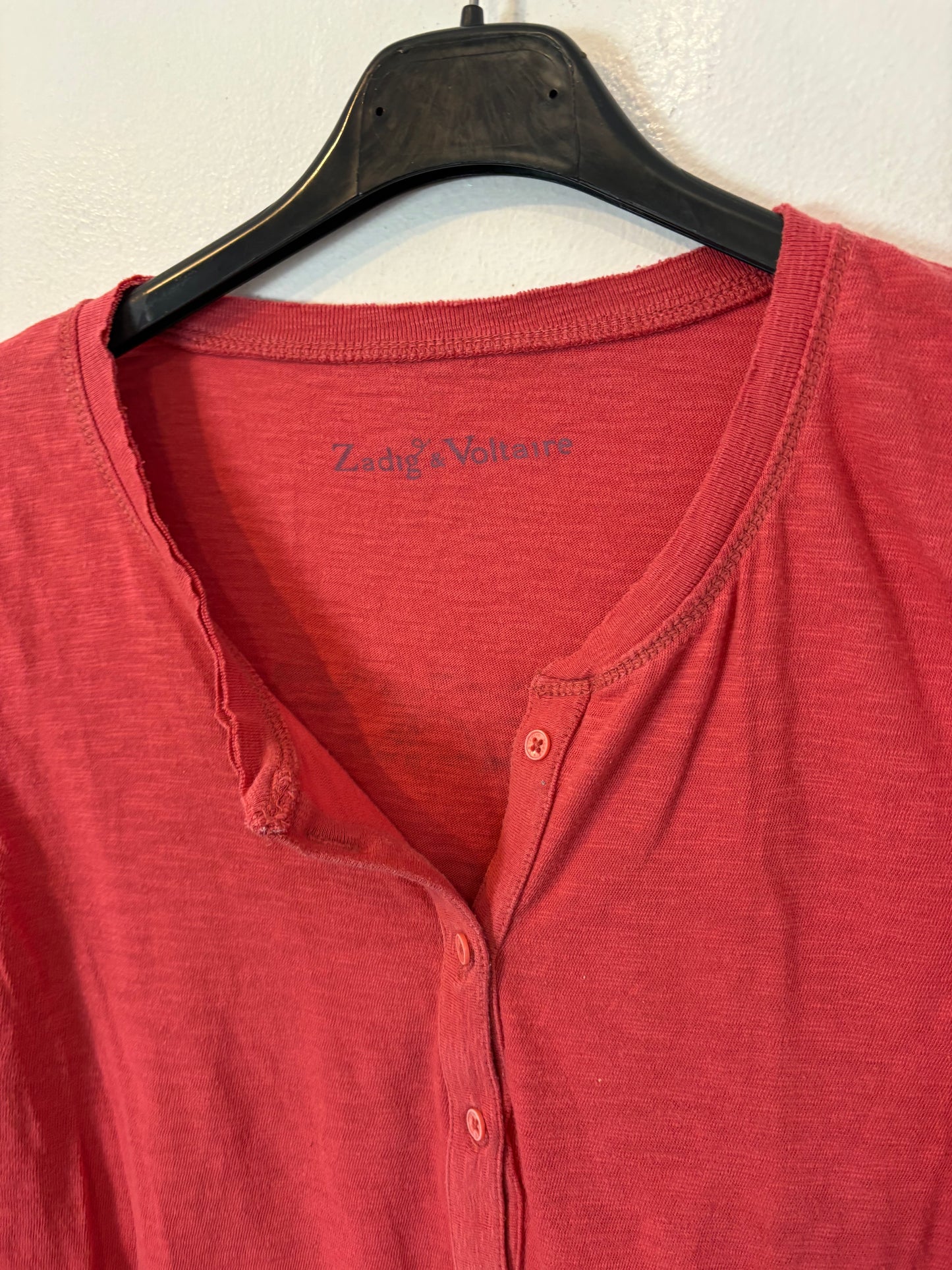 ZADIG & VOLTAIRE. Camiseta roja detalle espalda