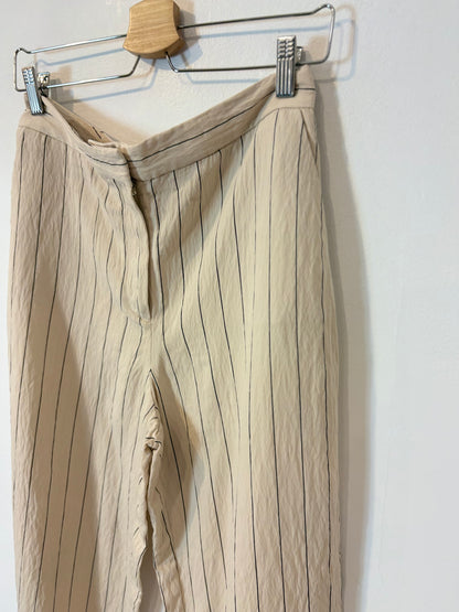 ZARA. Pantalón pinzas beige raya