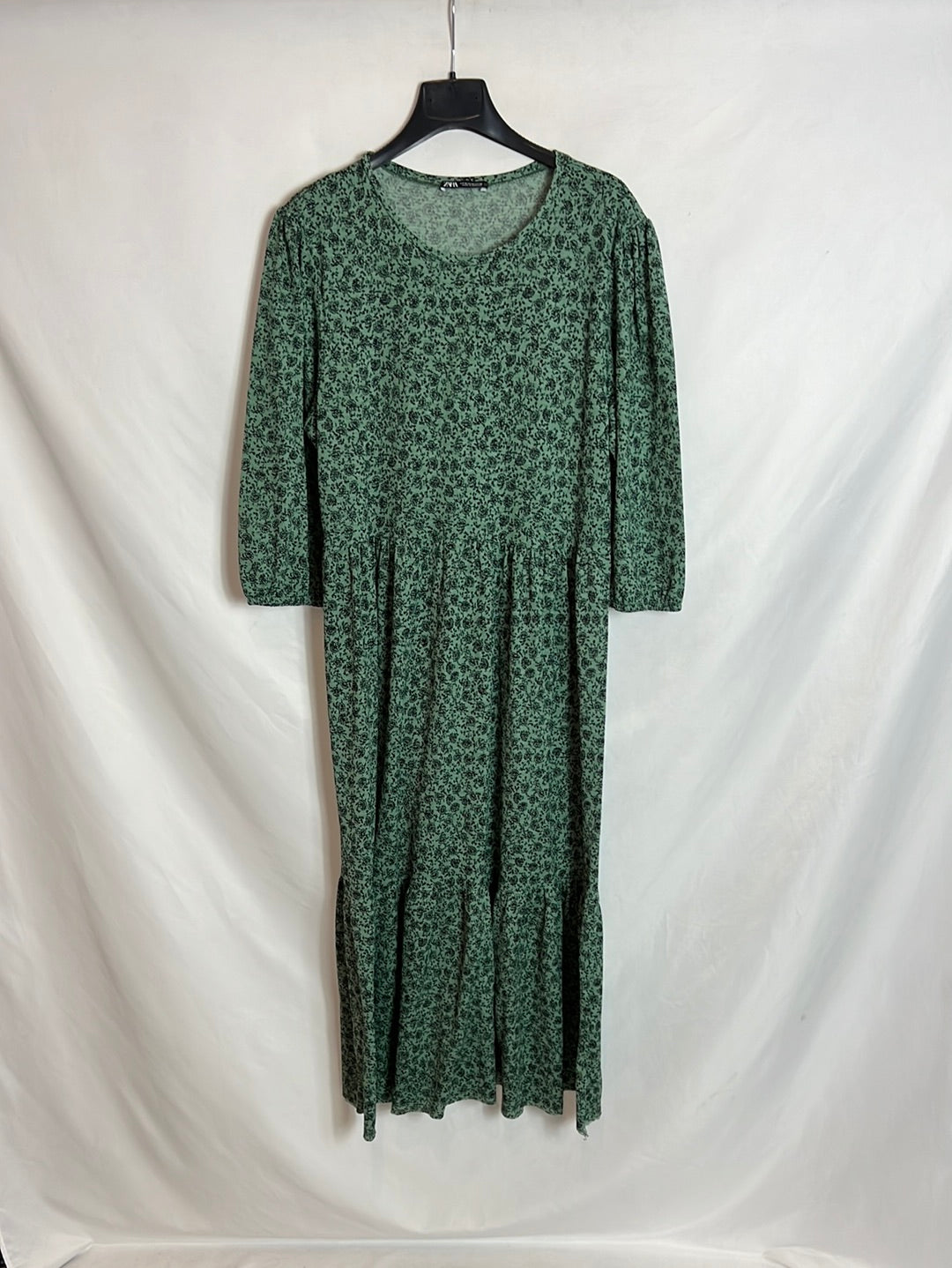 ZARA. Vestido verde estampado T. M