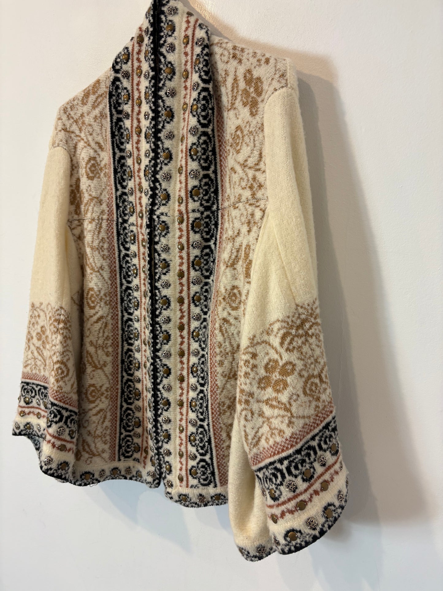 MES DEMOISELLES. Chaqueta punto greca detalles