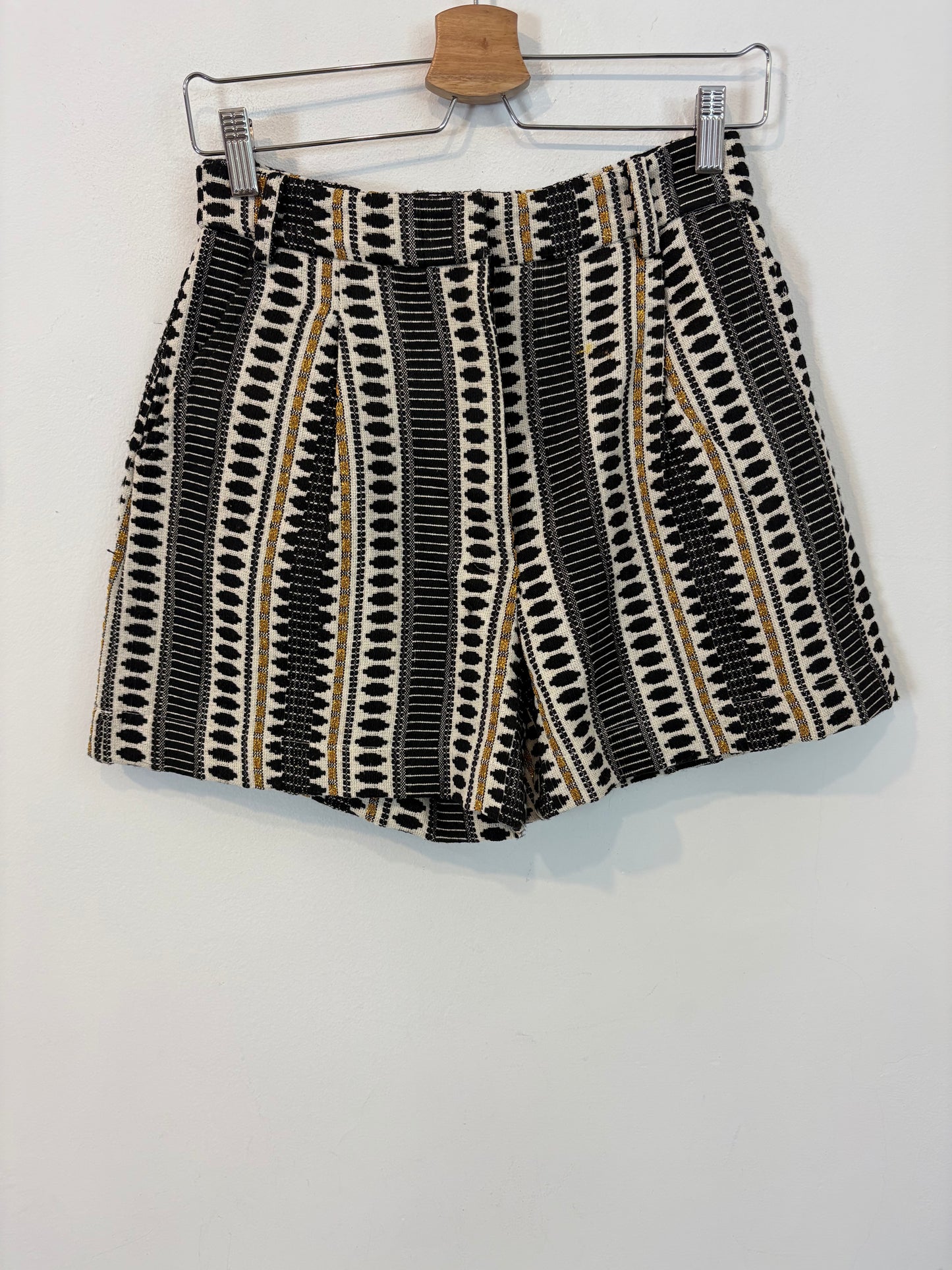 OTRAS. Conjunto bomber y bermuda textura. T S