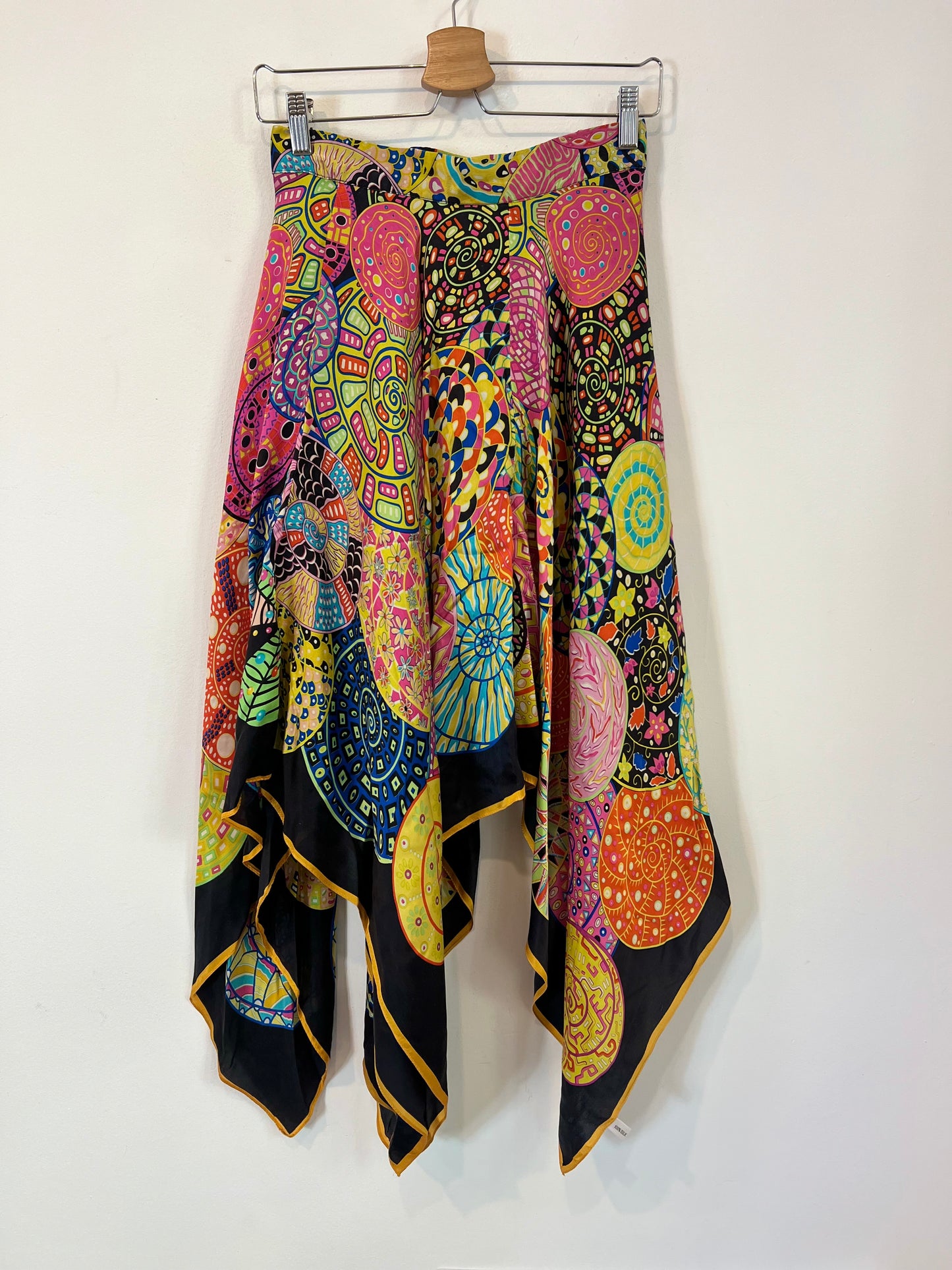 ZAITEGUI. Total look top y falda seda T.s/m