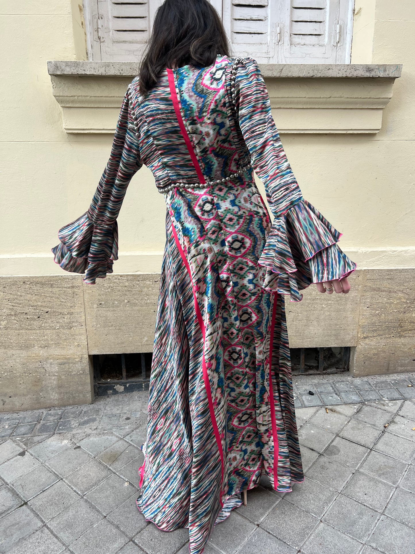 TETÉ BY ODETTE. Vestido largo colores detalle tachuelas