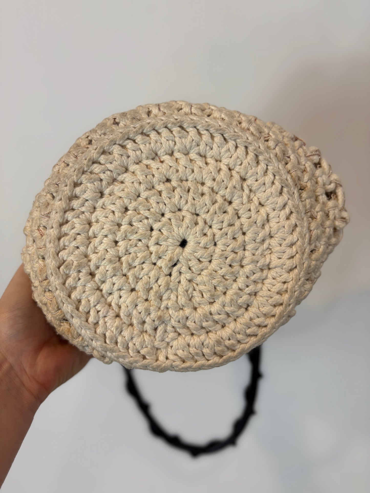 MASSCOB. Bolso tela trenzado asa piel