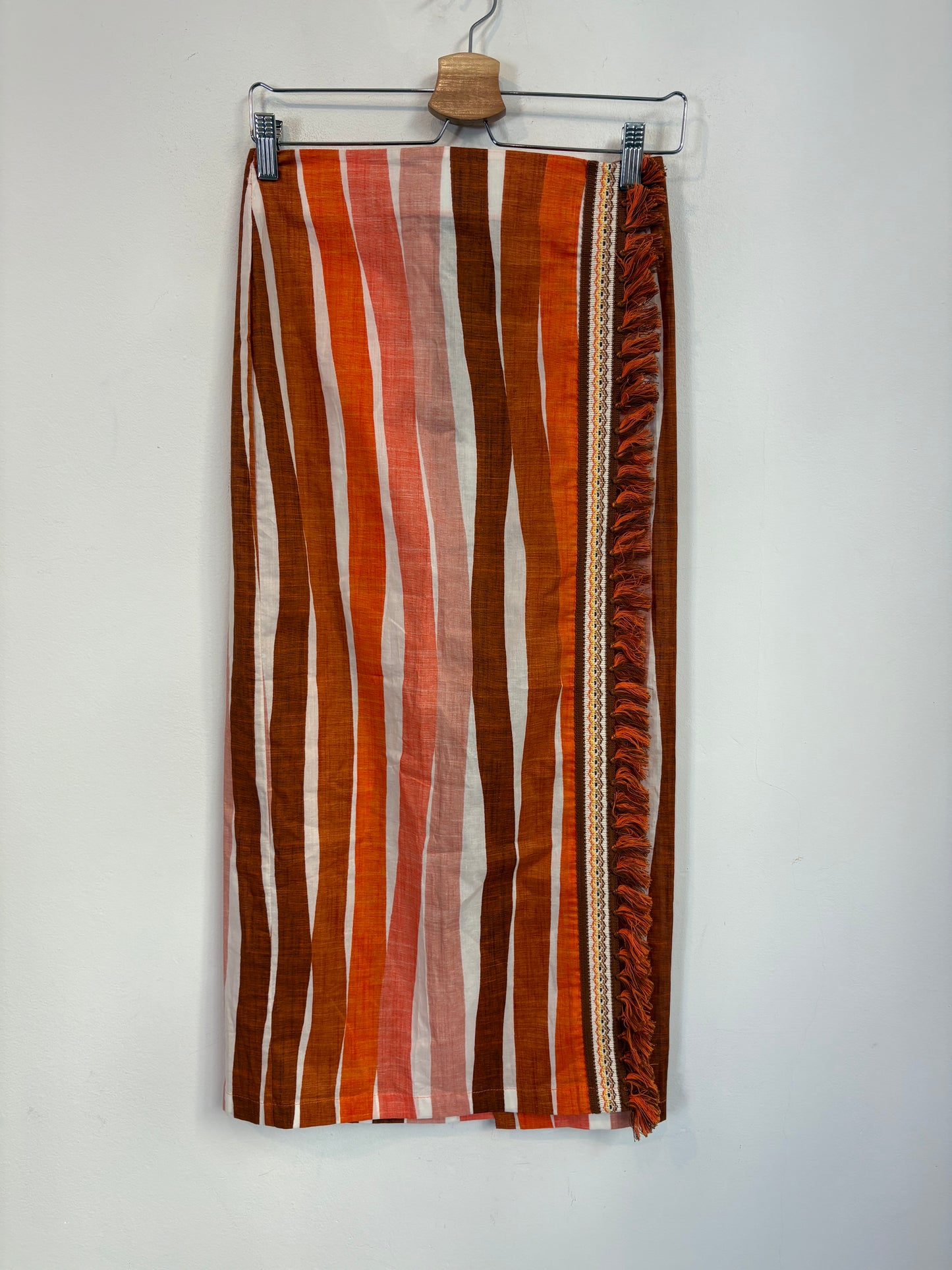 VANDERWILDE. Conjunto top y falda flecos