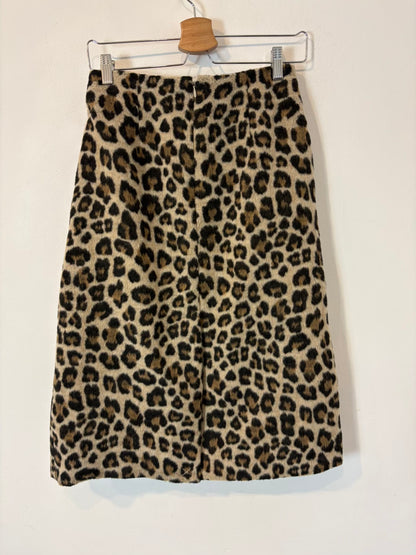 H&M. Falda mdi textura animal print