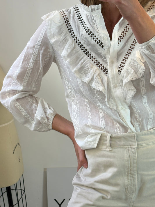 NÜD BY NEKANE. Blusa blanca detalles calados