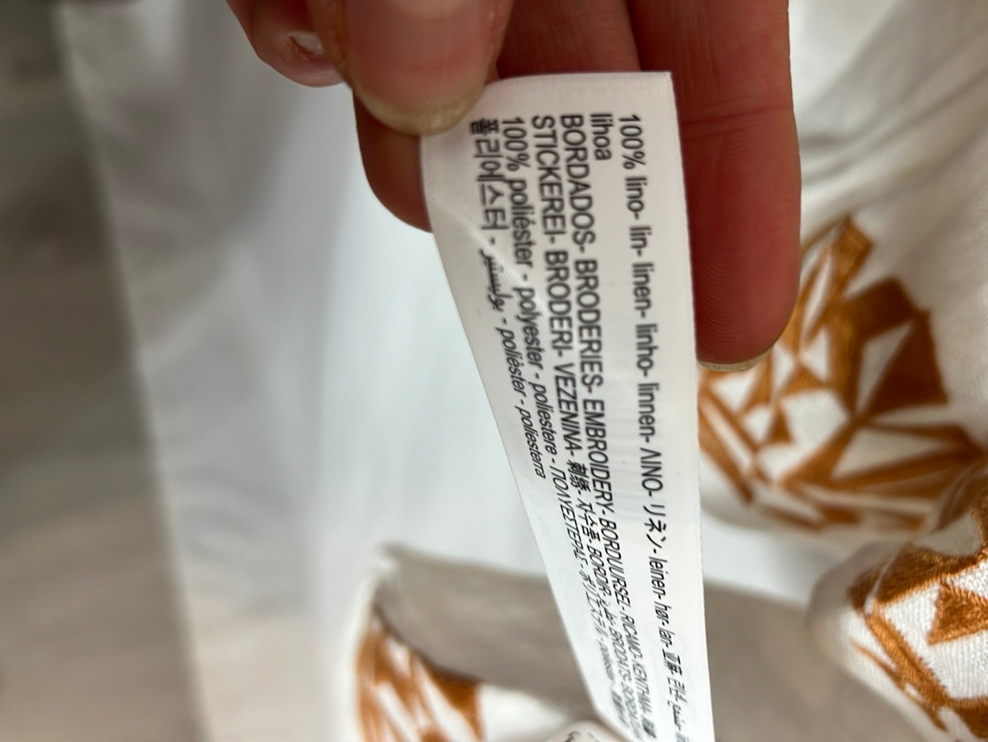 MASSIMO DUTTI. Embroidered linen blouse. T.S.