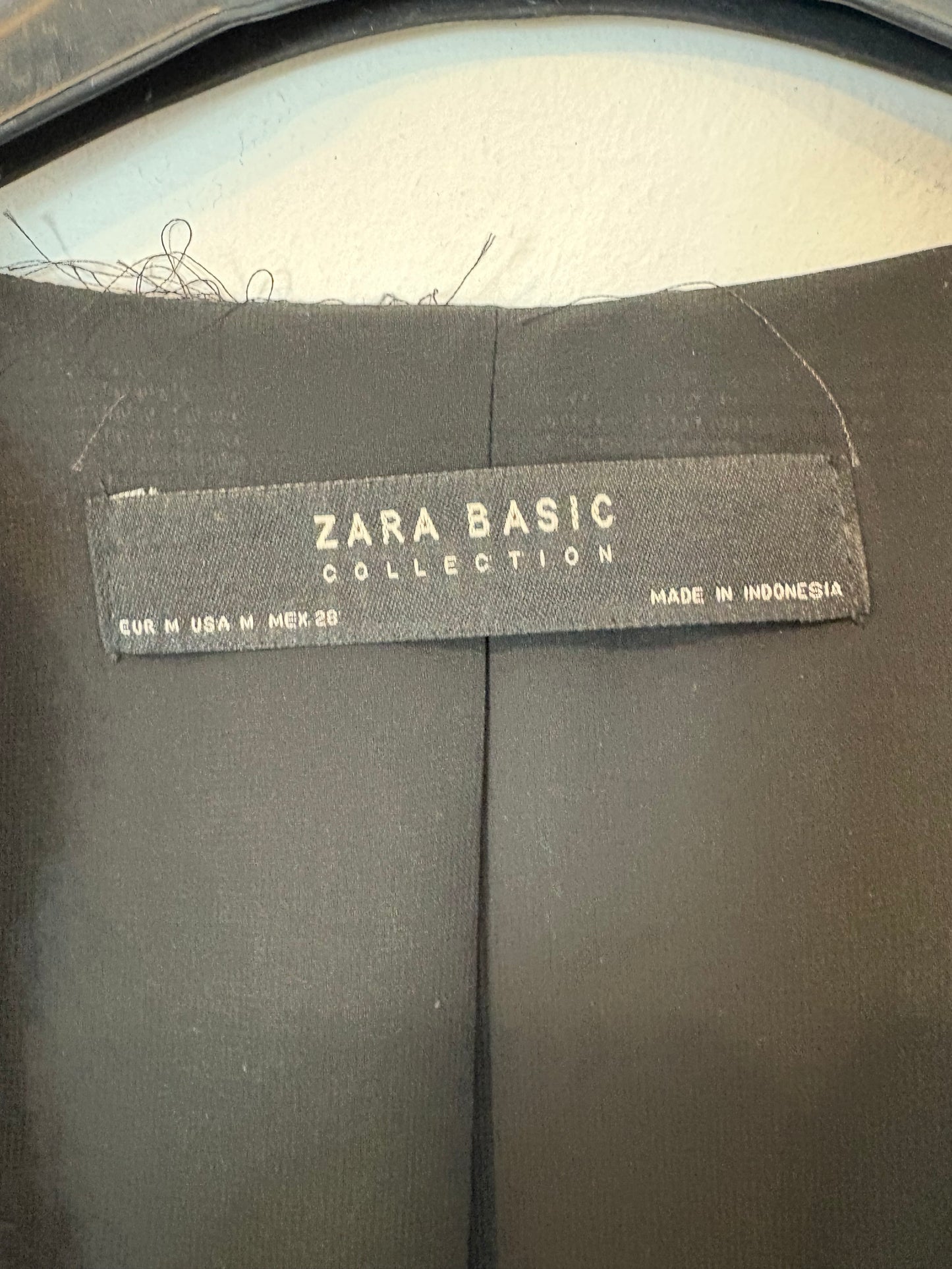 ZARA. Black fringed jacket. TM