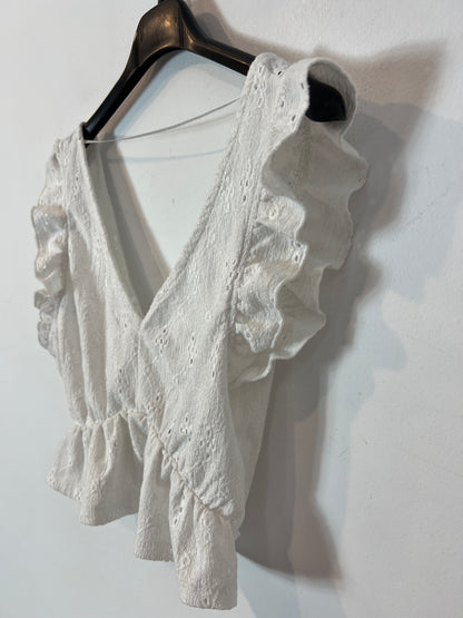 PULL&BEAR. Top blanco troquelado  T.s