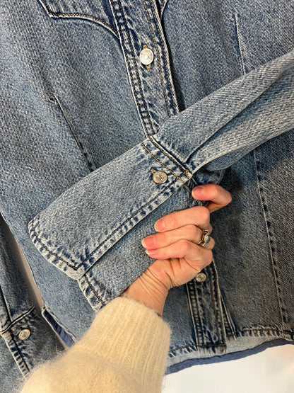 MANGO. Chaqueta/sobrecamisa denim