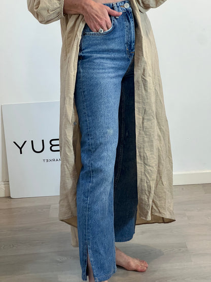 PULL&amp;BEAR. Straight denim openings. T 36