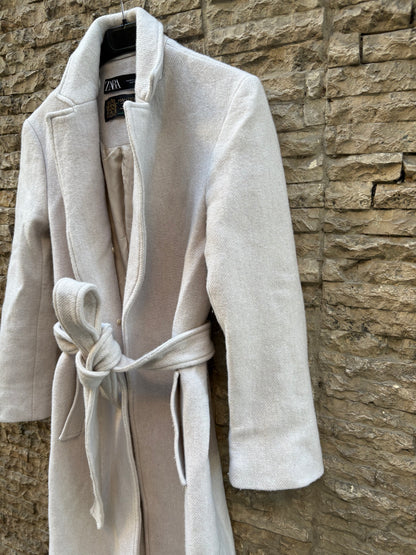 ZARA. Abrigo largo beige lana