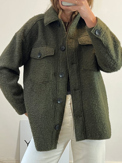 ZARA. Chaqueta verde textura