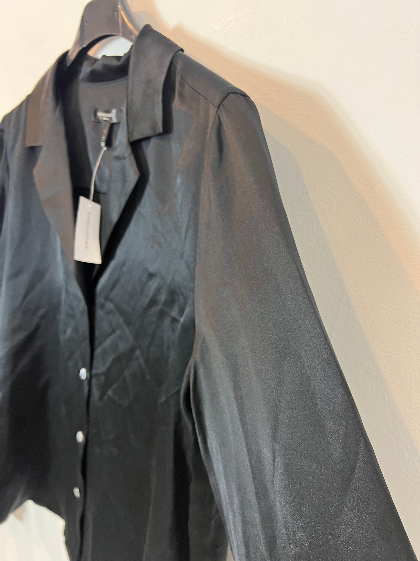 BANANA REPUBLIC. Black silk Ts blouse