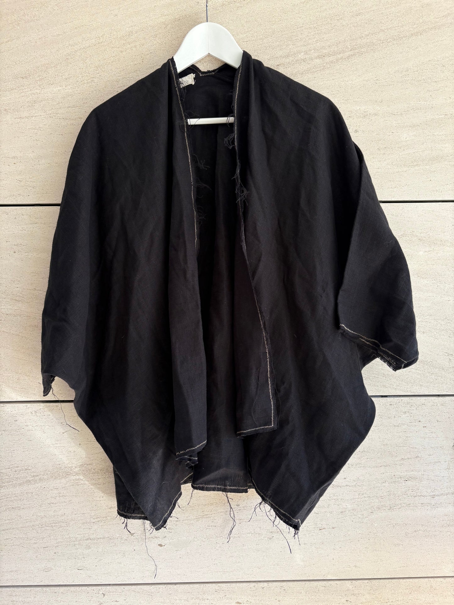 FINESTRA MENORCA. Kimono negro 100% lino