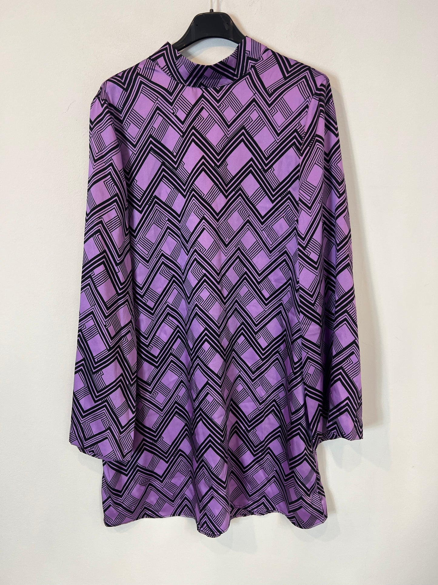 MANGO. Vestido fluido estampado retro. T L