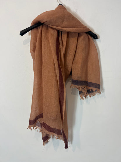 OTRAS. Fular tonos caldera