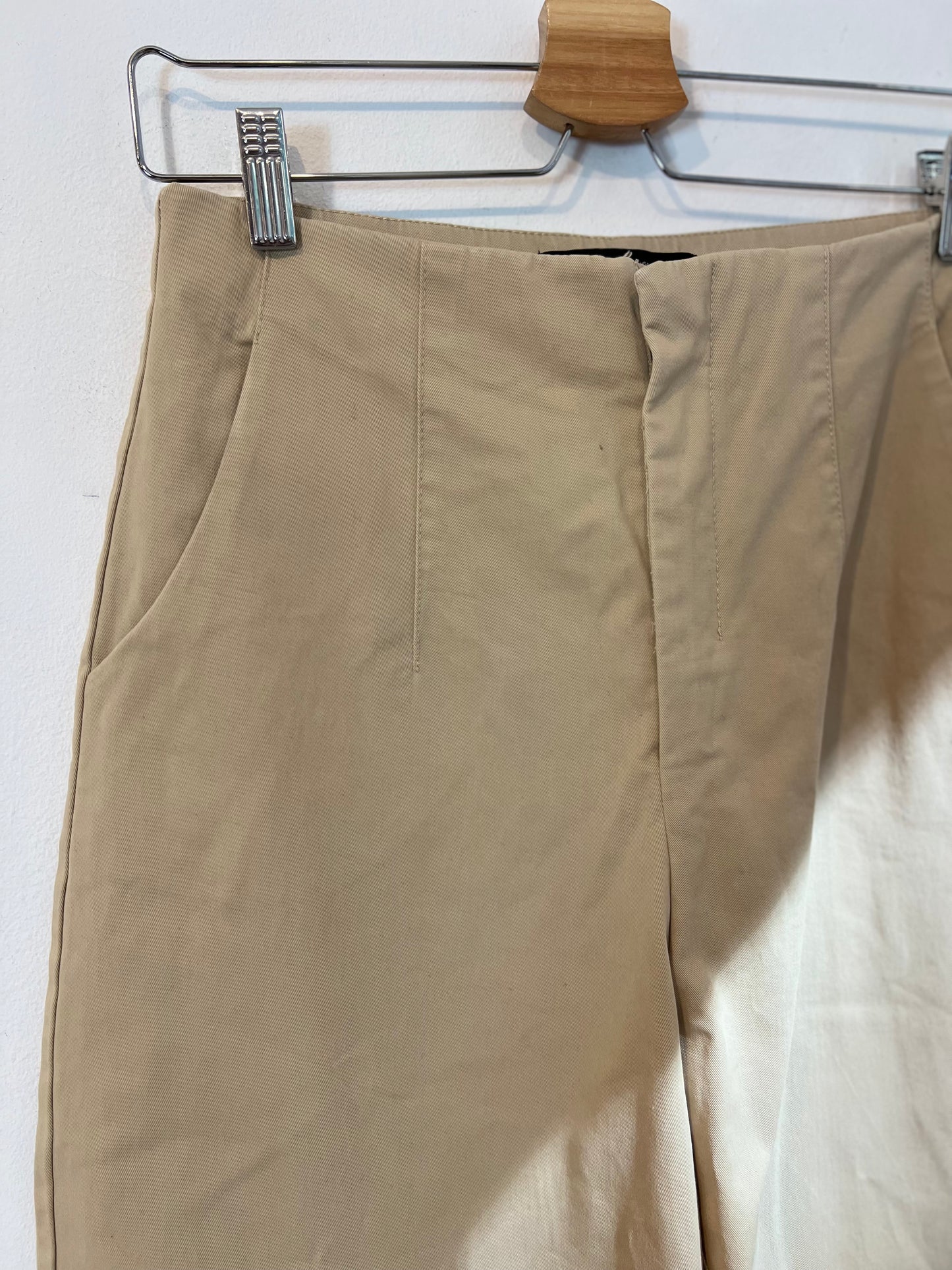 ZARA. Pantalón beige ancho T.m