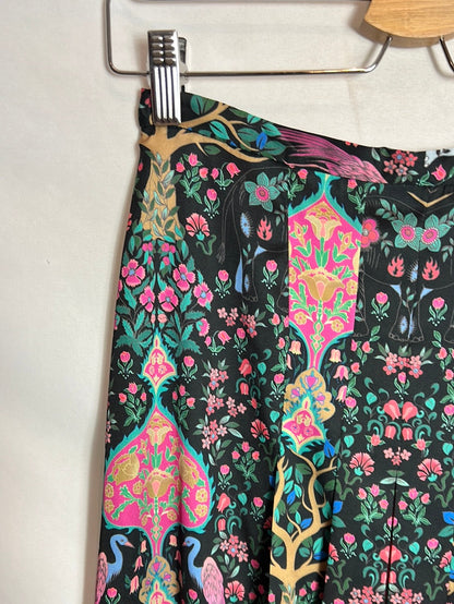 SANDRO. Total look blusa y falda midi estampada. T 1(S)